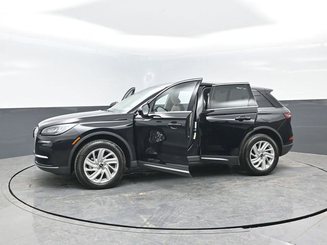 Used 2025 Lincoln Corsair FWD image 28