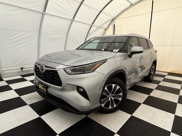 Used 2021 Toyota Highlander XLE