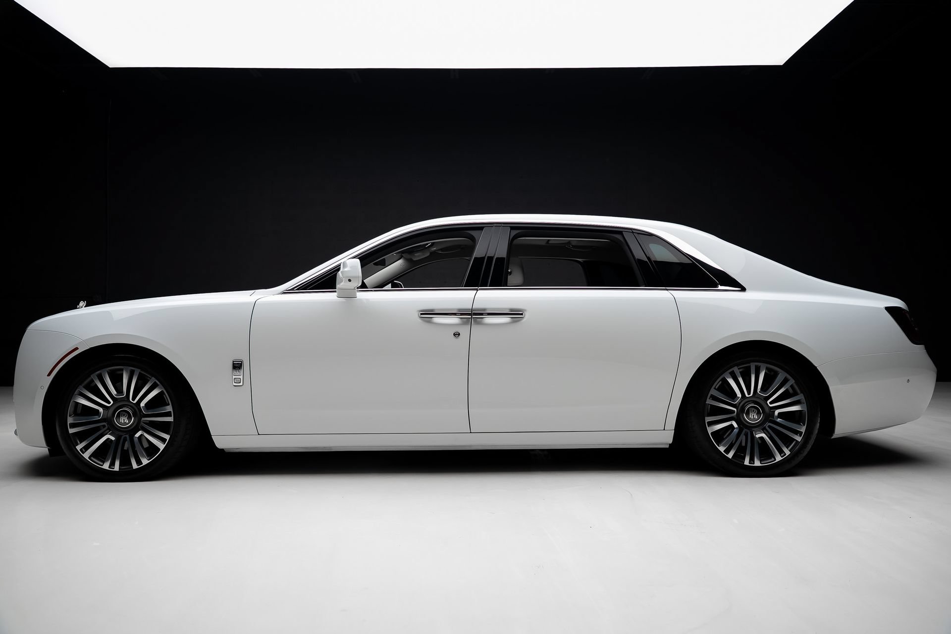 Used 2022 Rolls-Royce Ghost Extended Wheelbase AWD/4WD image 17