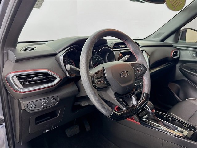 Used 2022 Chevrolet TrailBlazer RS w/ Sun and Liftgate Package image 9