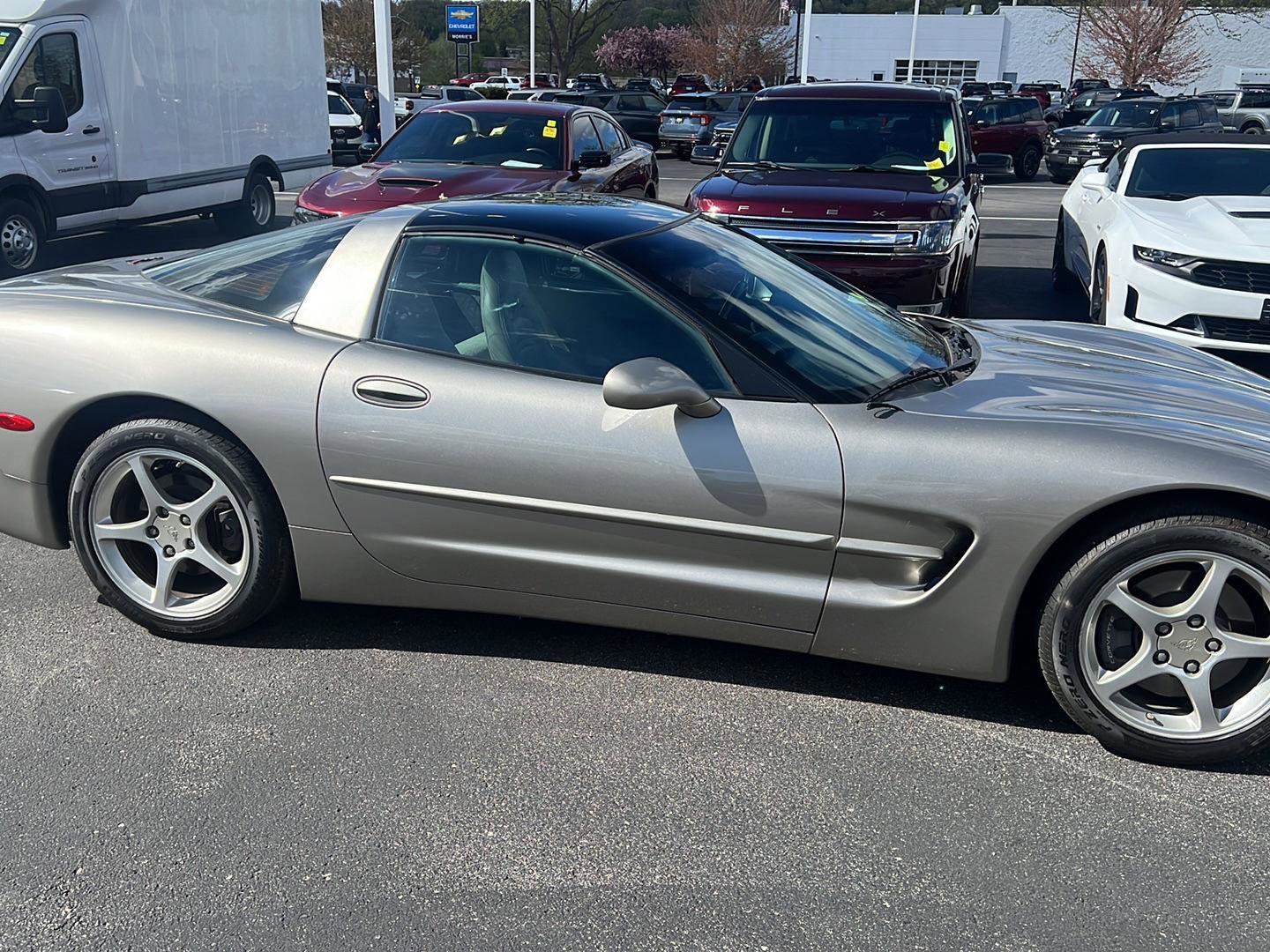 Used 2000 Chevrolet Corvette Coupe w/ Memory Pkg RWD image 4