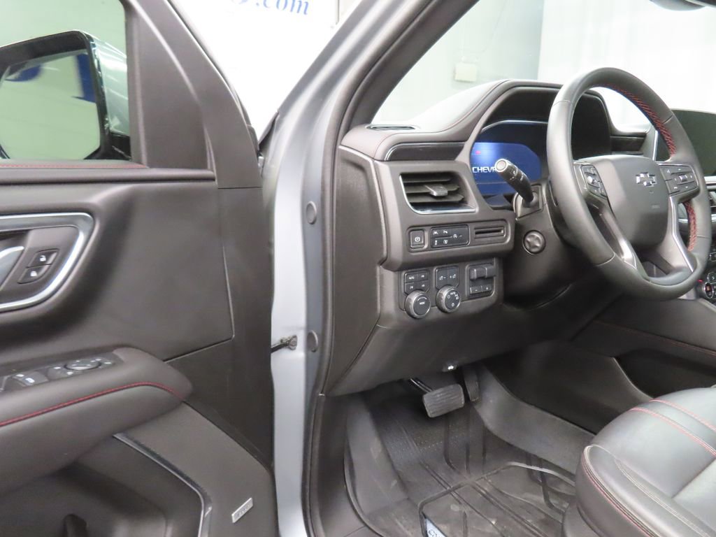 Used 2024 Chevrolet Suburban RST w/ Luxury Package image 57