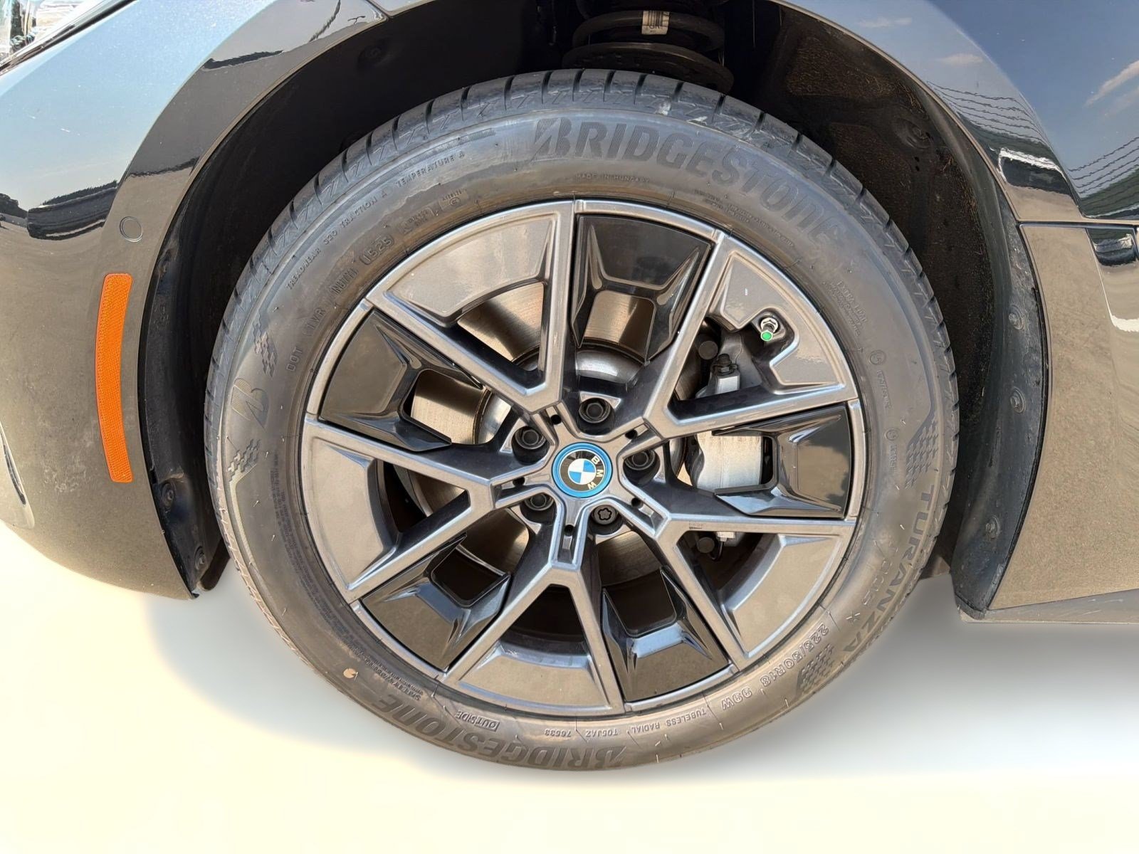 Used 2024 BMW i4 eDrive35 w/ Premium Package RWD image 12