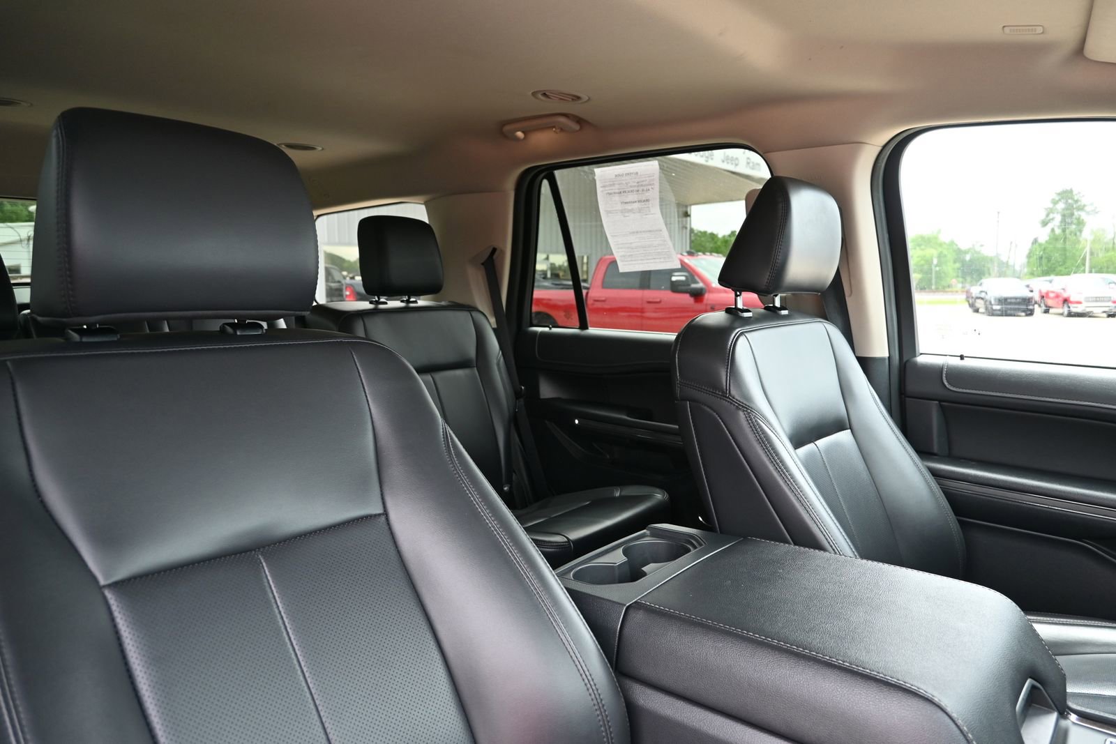 Used 2024 Ford Expedition XLT RWD image 37