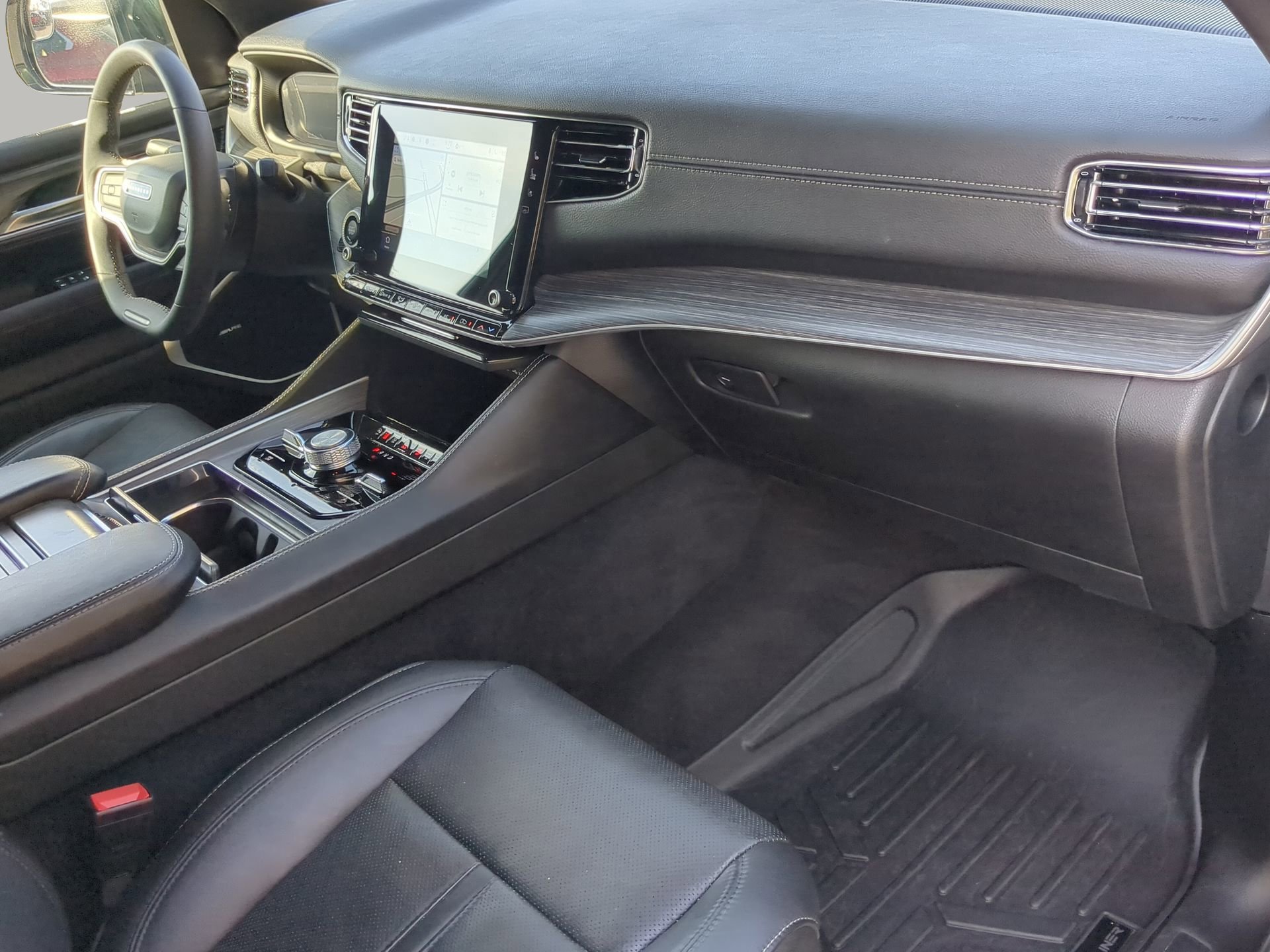 Used 2023 Jeep Wagoneer L Series III w/ Preferred Equipment Group AWD/4WD image 42