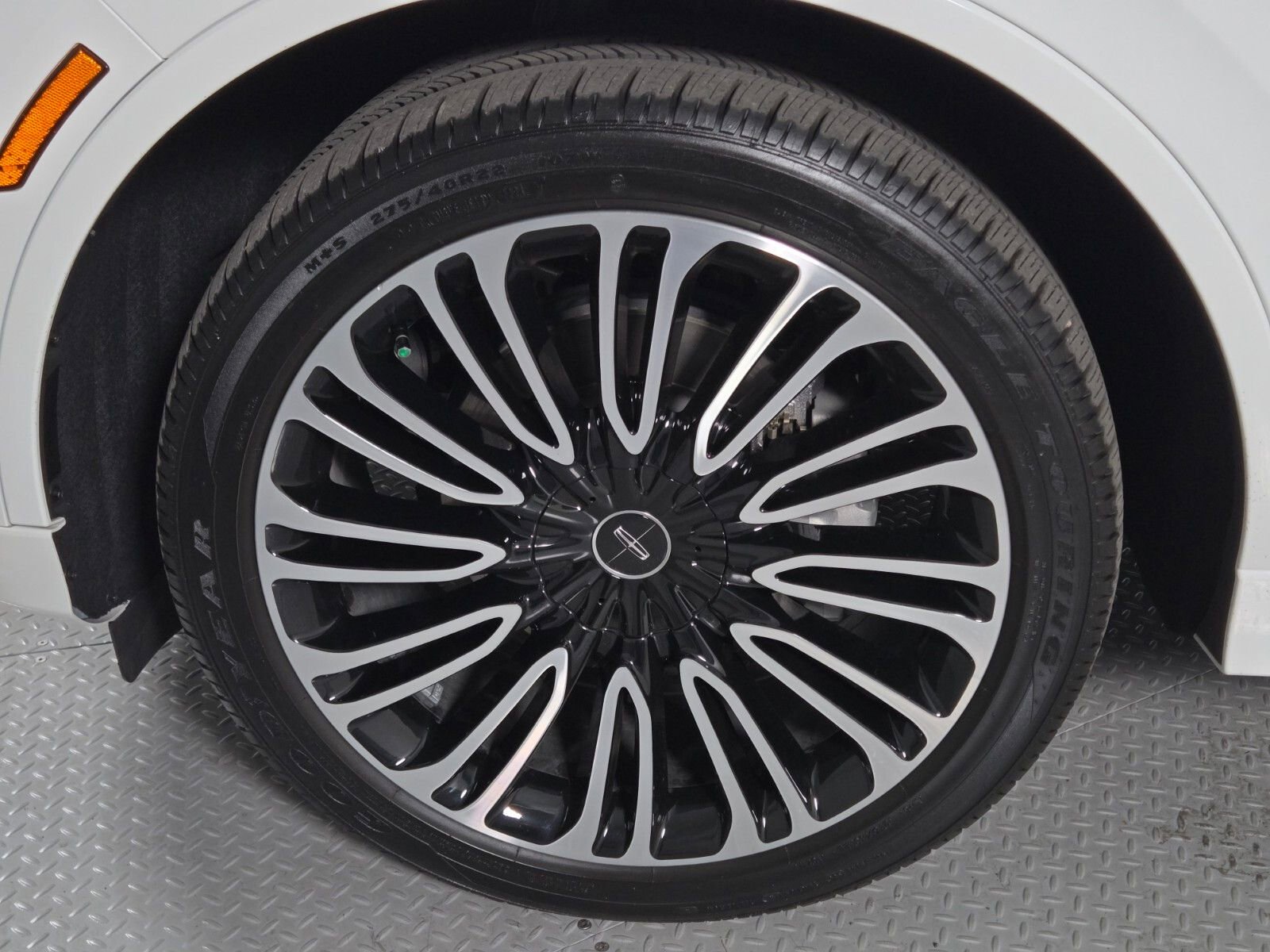 Certified 2025 Lincoln Aviator Black Label image 9