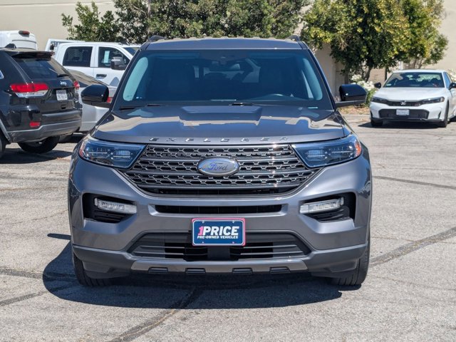 Used 2022 Ford Explorer XLT w/ Equipment Group 202A image 2