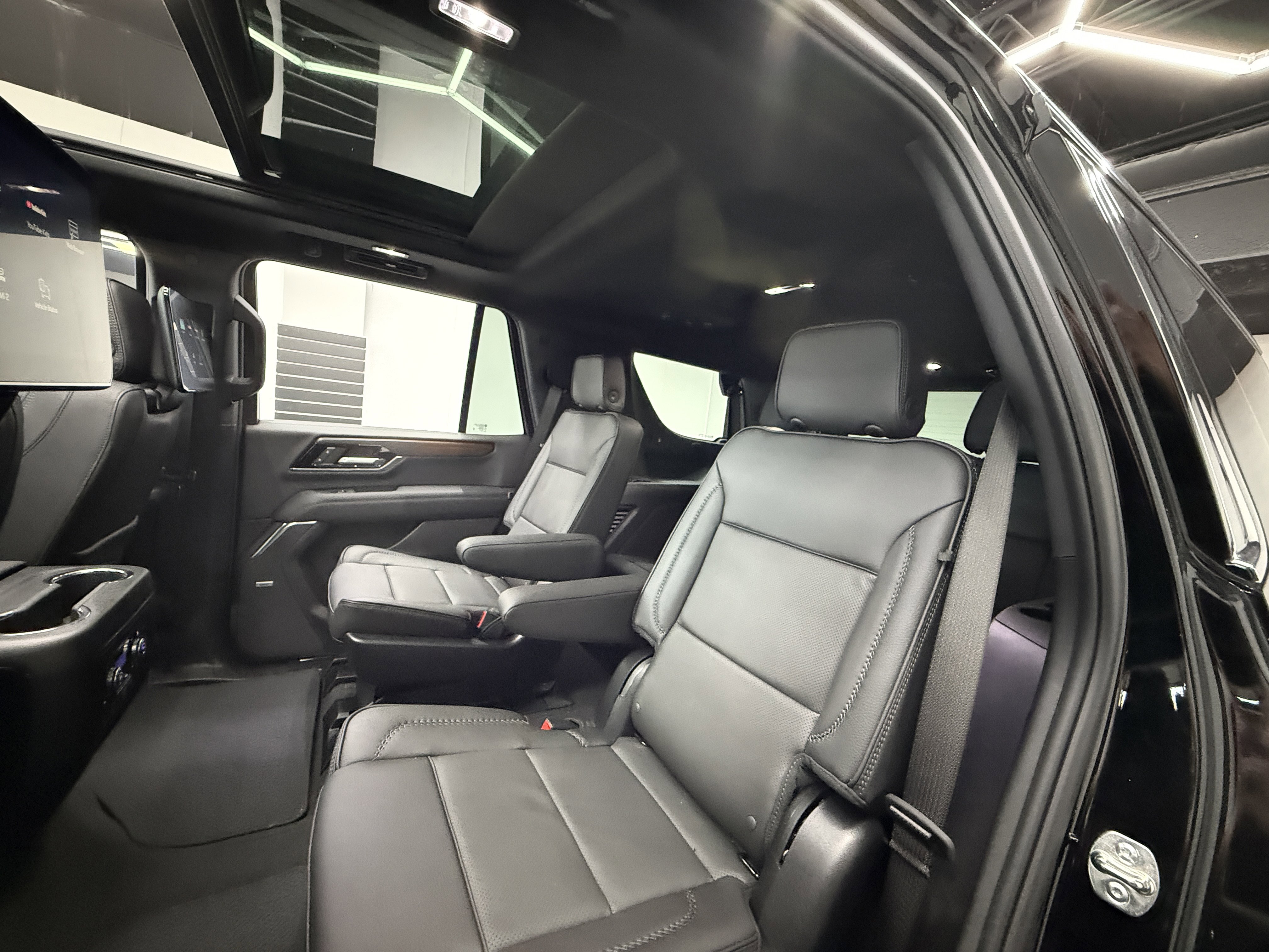 Used 2026 GMC Yukon Denali w/ Denali Reserve Package image 28