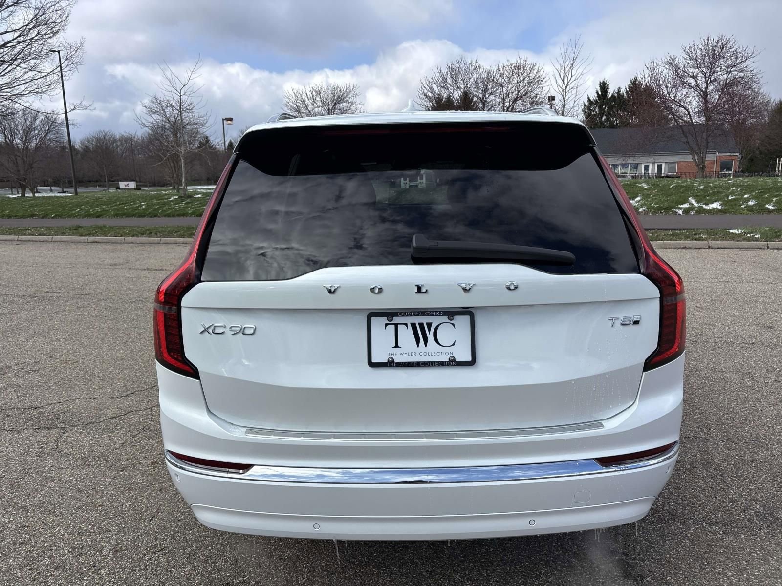 New 2026 Volvo XC90 T8 Plus w/ Protection Package Premier image 6