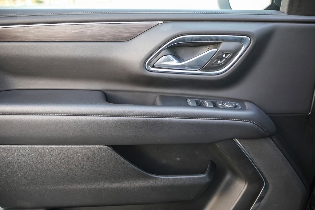 Used 2024 Chevrolet Suburban LS image 25