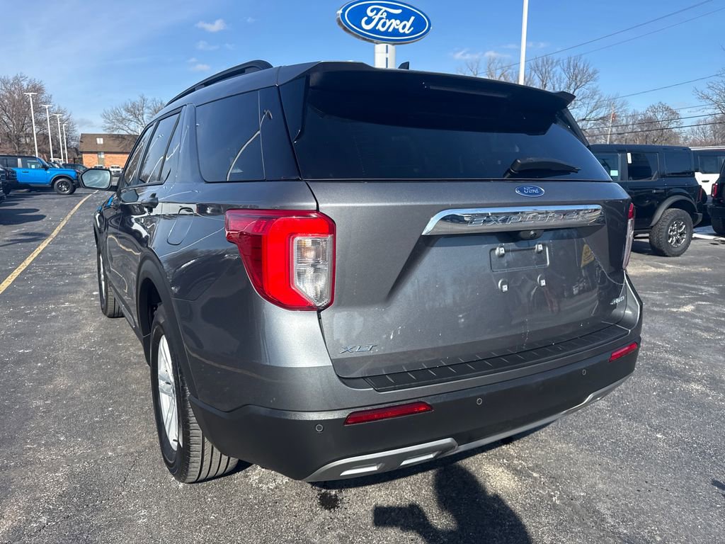 Used 2023 Ford Explorer XLT w/ Equipment Group 202A AWD/4WD image 10