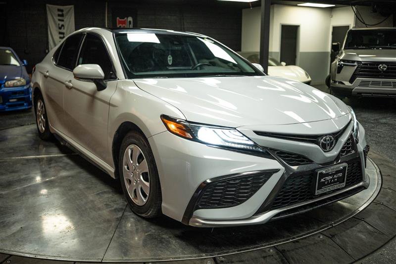 Used 2022 Toyota Camry XSE image 5