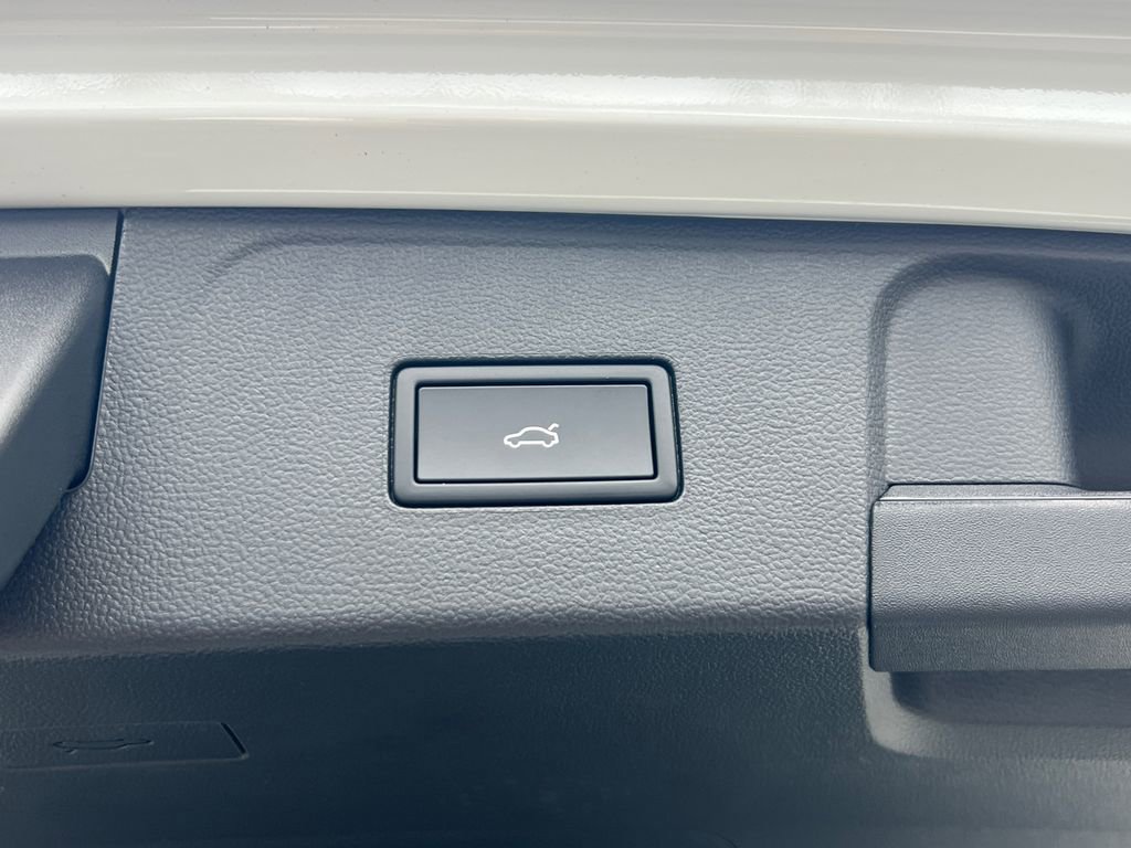 New 2026 Volkswagen Atlas SEL Premium R-Line image 16