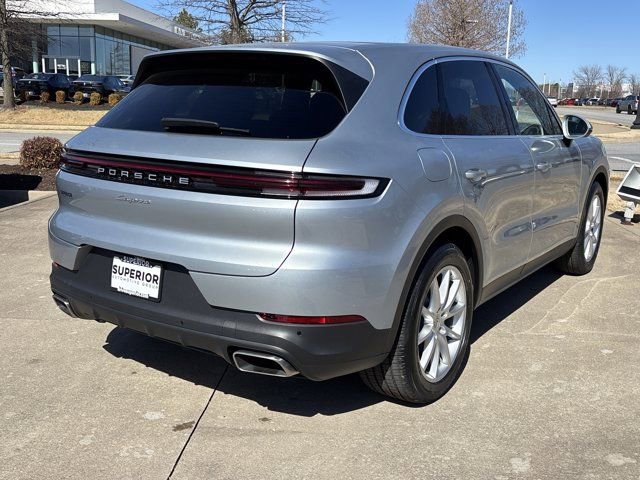 Used 2024 Porsche Cayenne AWD/4WD image 3