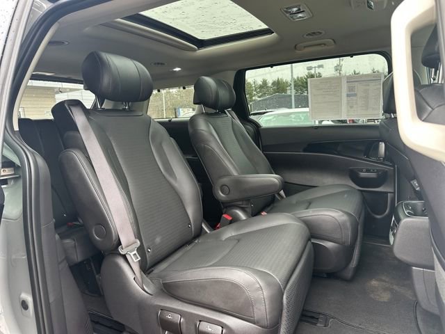 Used 2025 Kia Carnival SX Prestige image 22