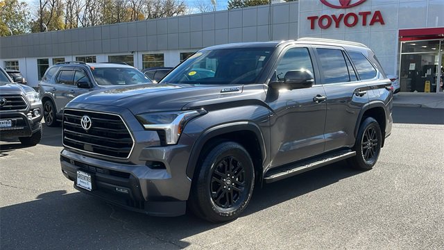 Used 2025 Toyota Sequoia SR5 image 3