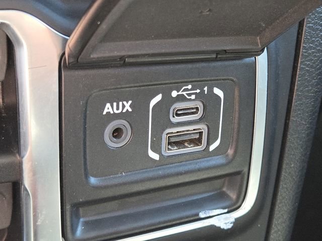 Used 2021 Jeep Wrangler Unlimited Sahara w/ Uconnect 4C Nav & Sound Group AWD/4WD image 7