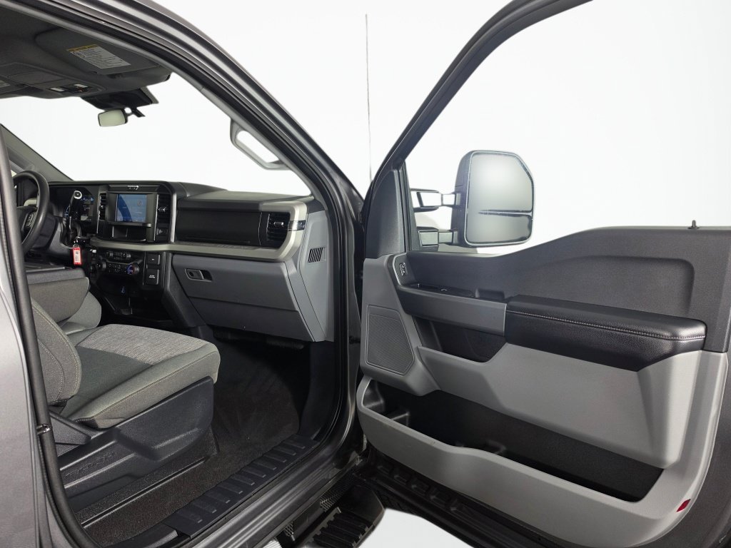 Used 2025 Ford F250 XLT w/ FX4 Off-Road Package AWD/4WD image 38