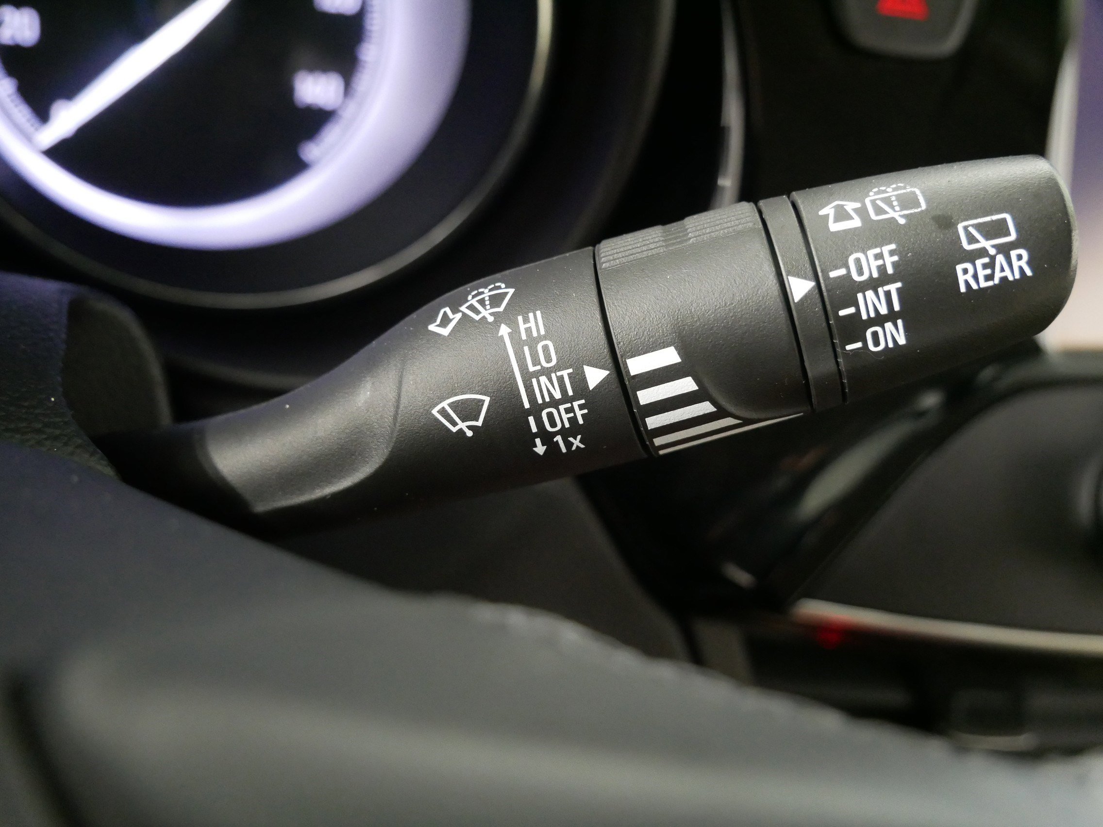 Used 2020 Buick Envision Essence image 31