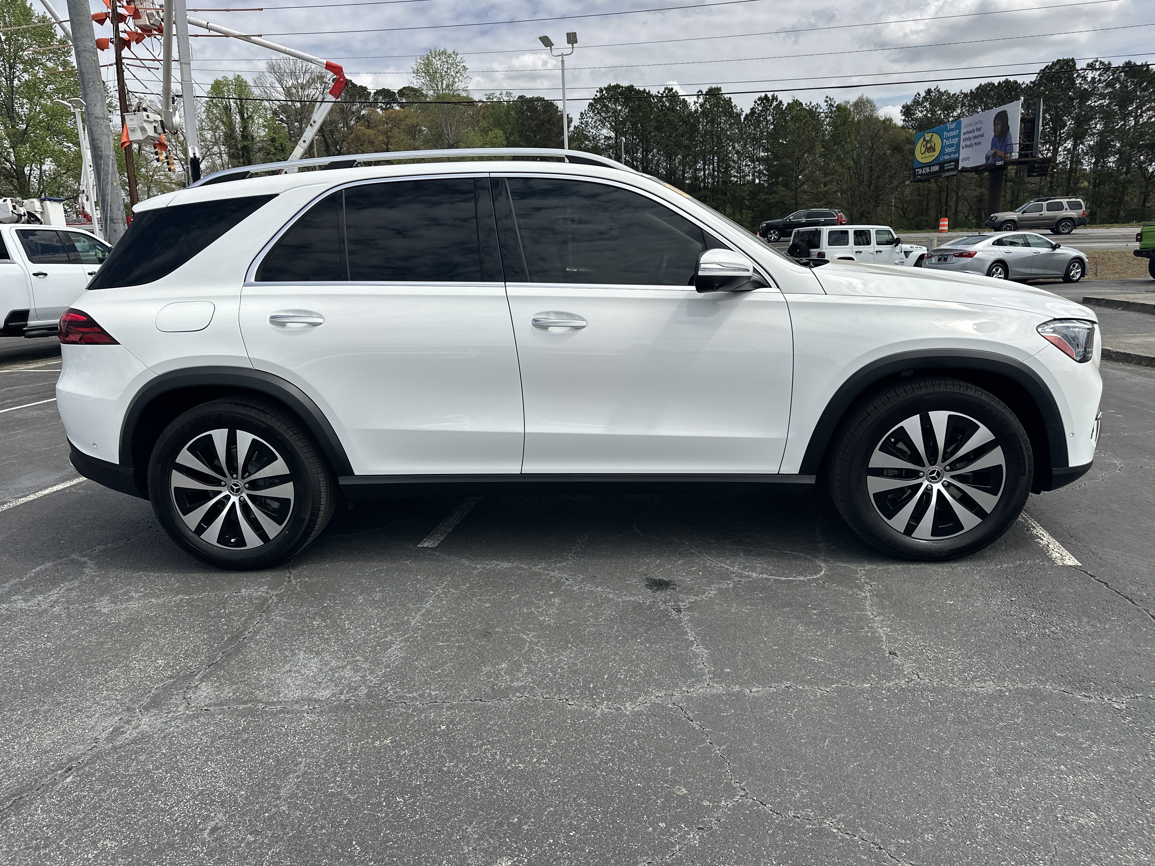 Used 2024 Mercedes-Benz GLE 350 4MATIC image 9