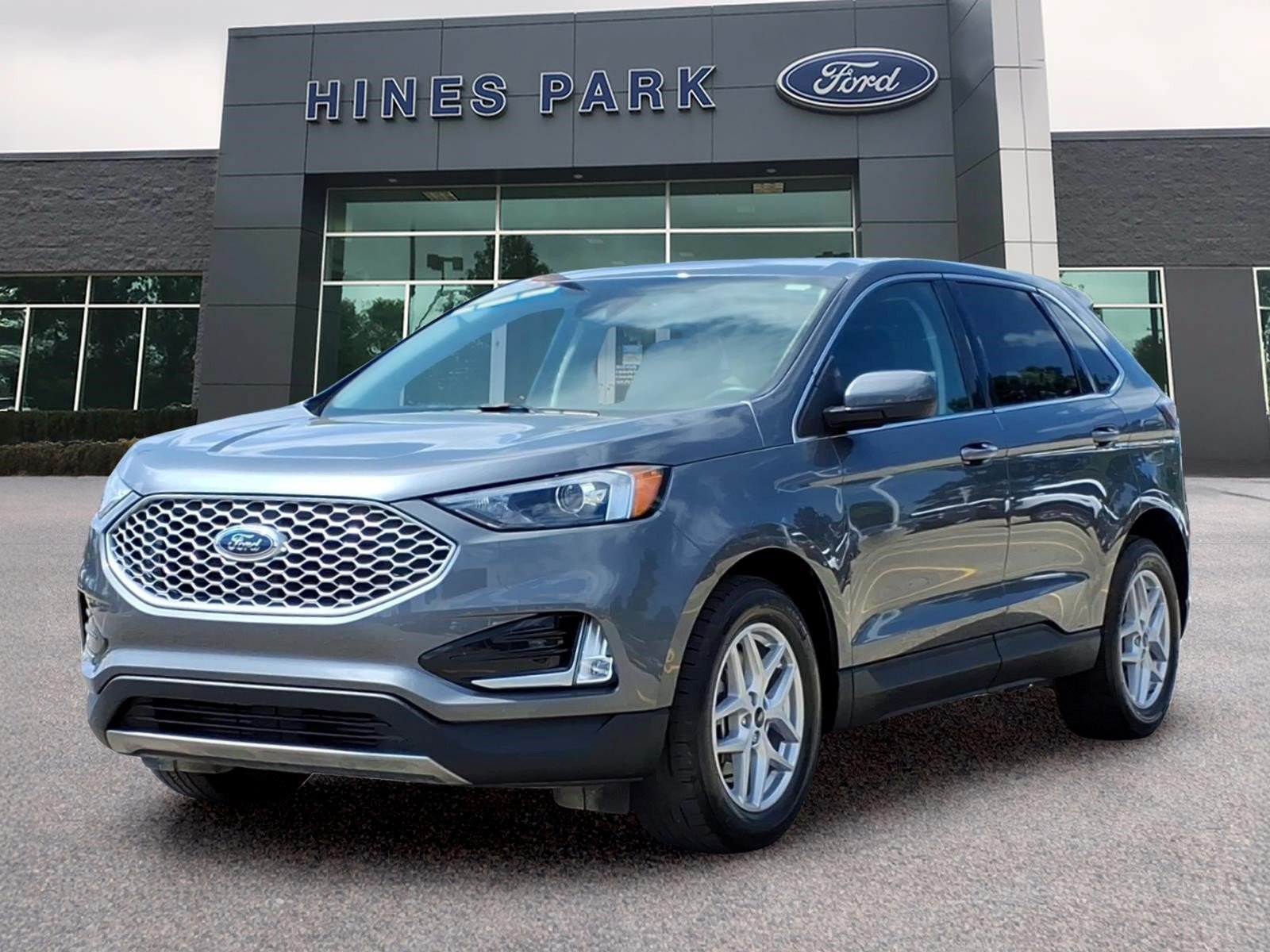 Certified 2024 Ford Edge SEL w/ Convenience Package AWD/4WD image 3