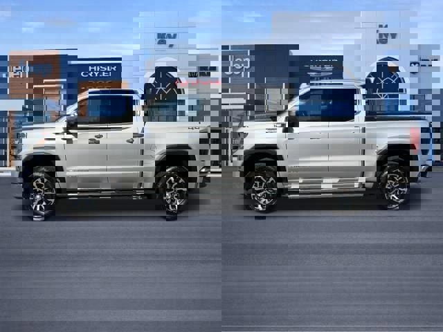 Used 2019 GMC Sierra 1500 SLT w/ SLT Premium Package AWD/4WD image 3