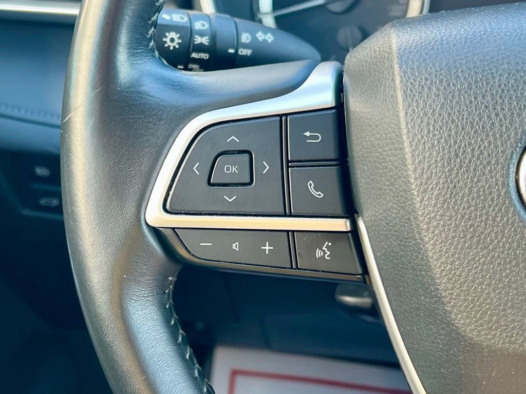 Used 2024 Toyota Highlander XLE image 23