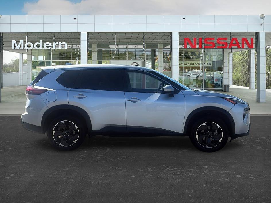 Certified 2025 Nissan Rogue SV AWD/4WD image 6