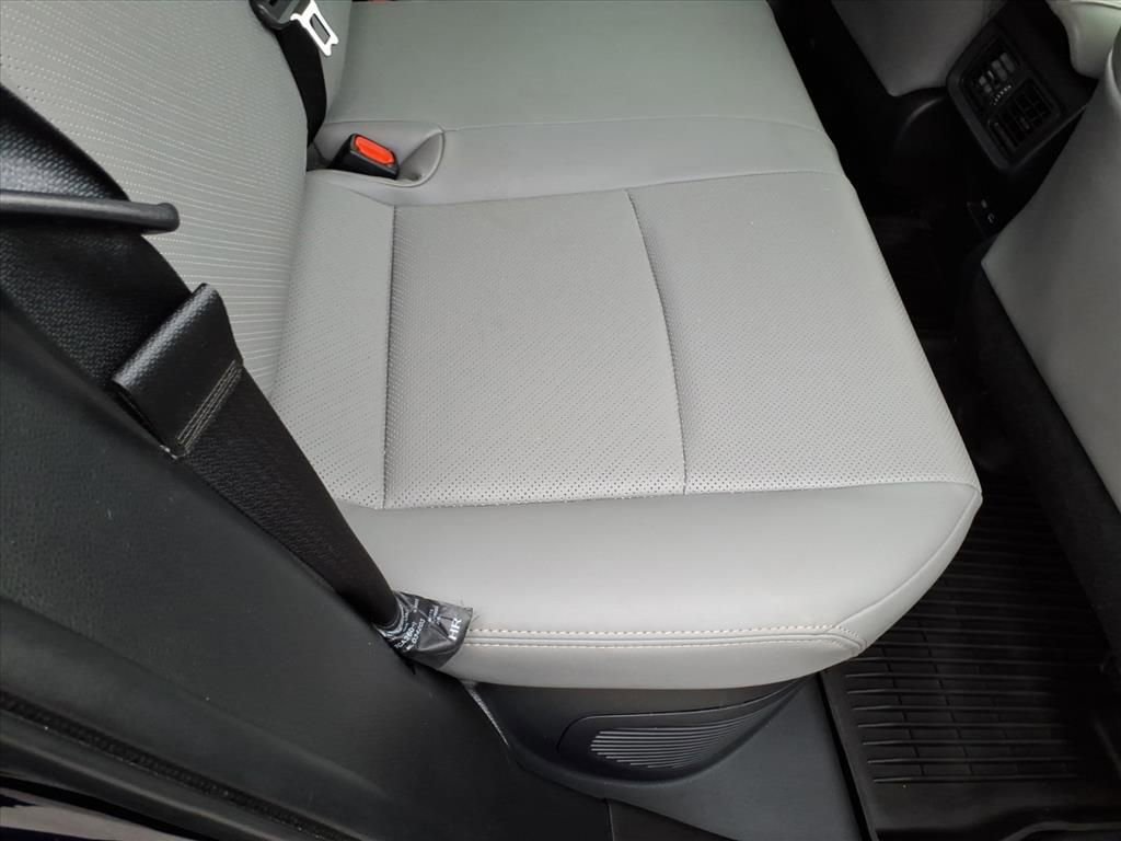 Used 2023 Toyota Venza Limited image 21