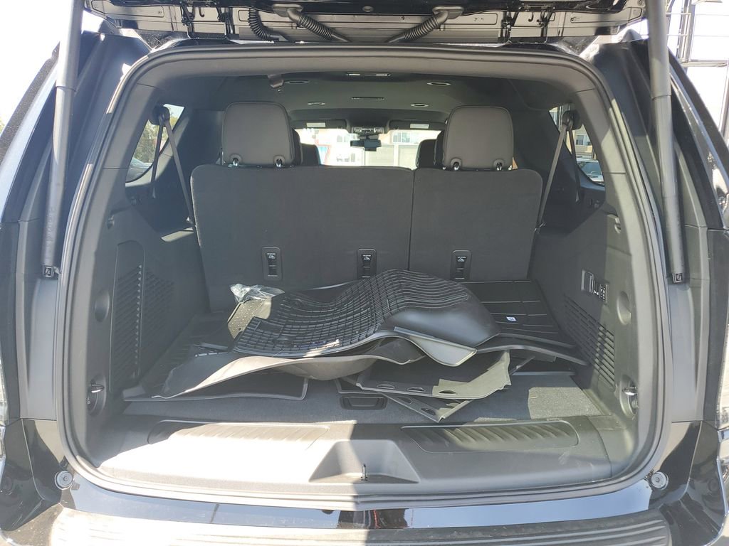 New 2026 Chevrolet Suburban LT w/ Comfort Package image 4
