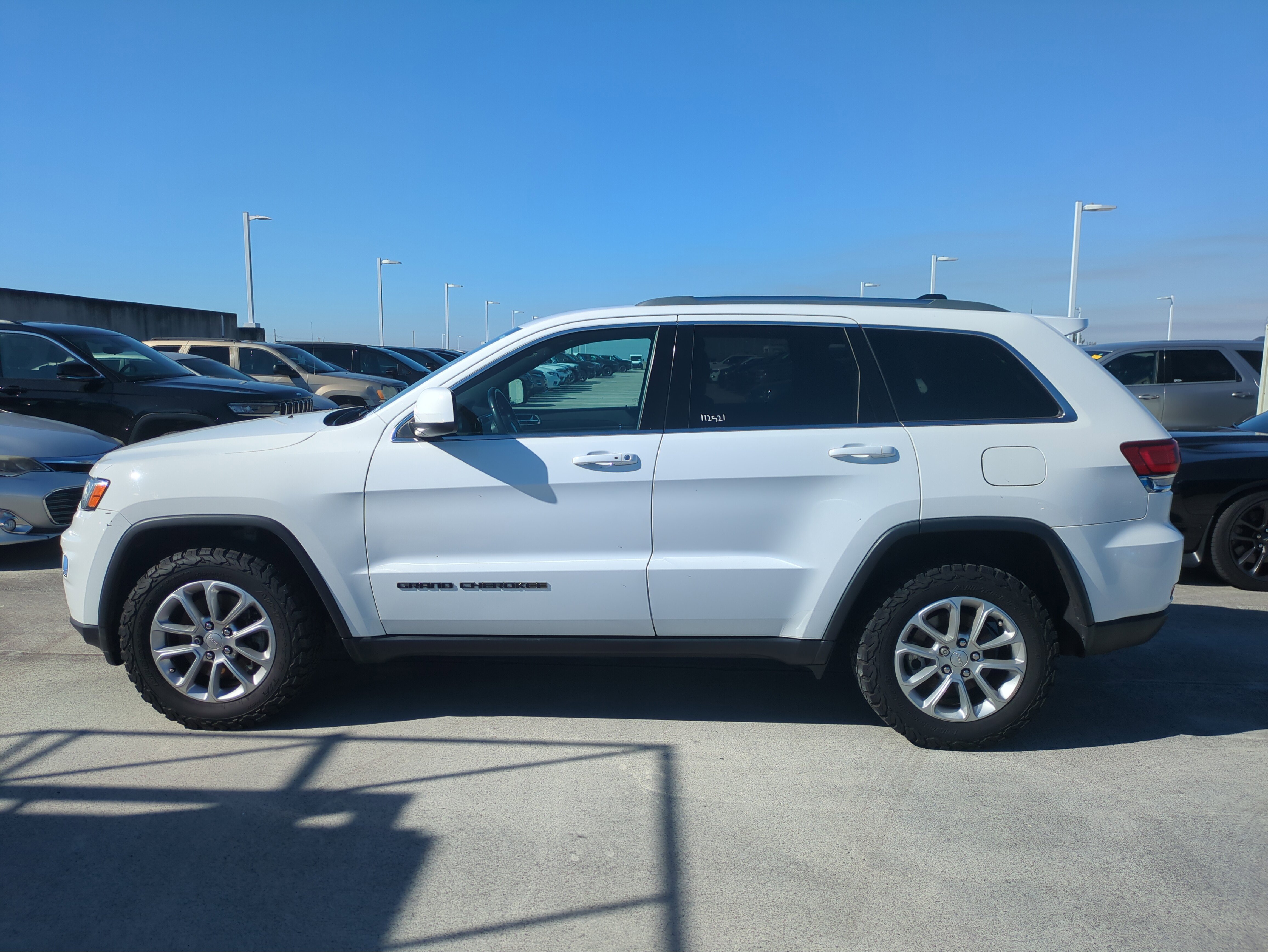 Used 2021 Jeep Grand Cherokee Laredo image 8