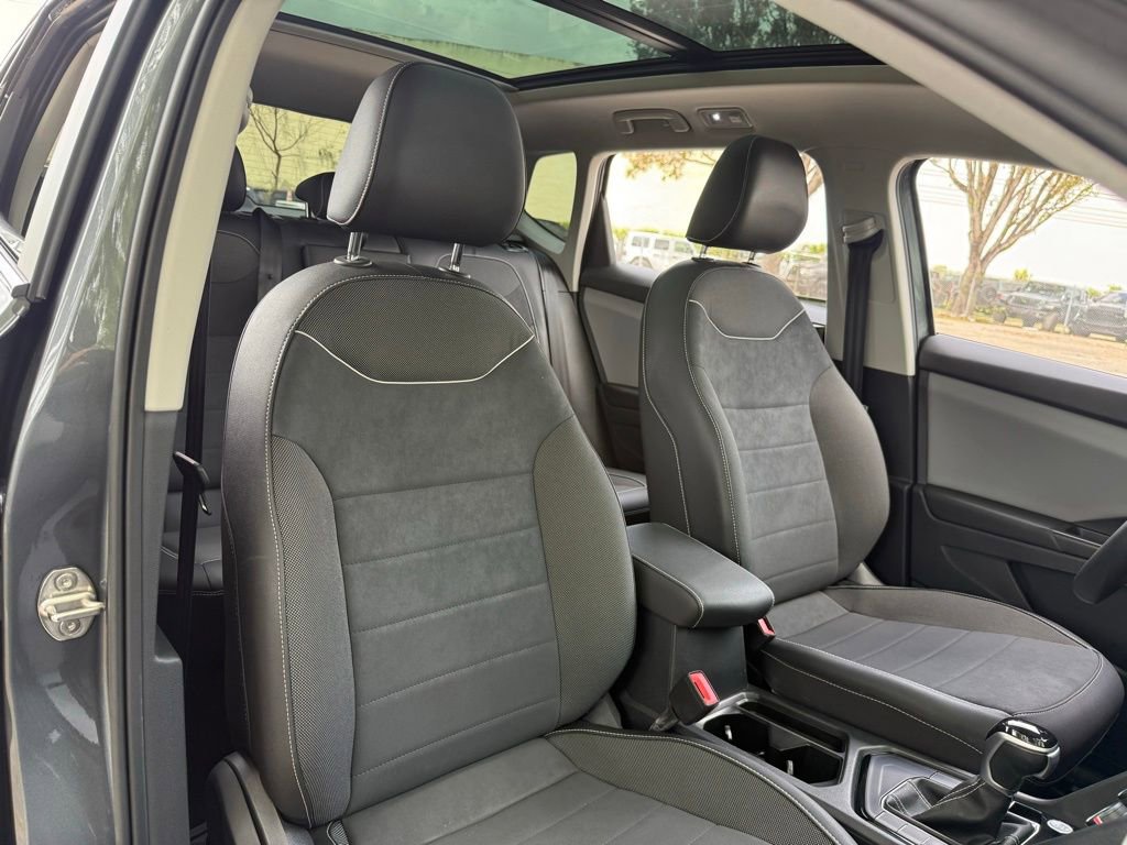 Used 2023 Volkswagen Taos SE w/ Panoramic Sunroof Package image 36