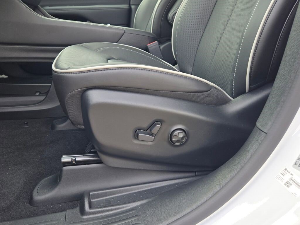 New 2026 Chrysler Pacifica Limited w/ S Appearance Package image 25