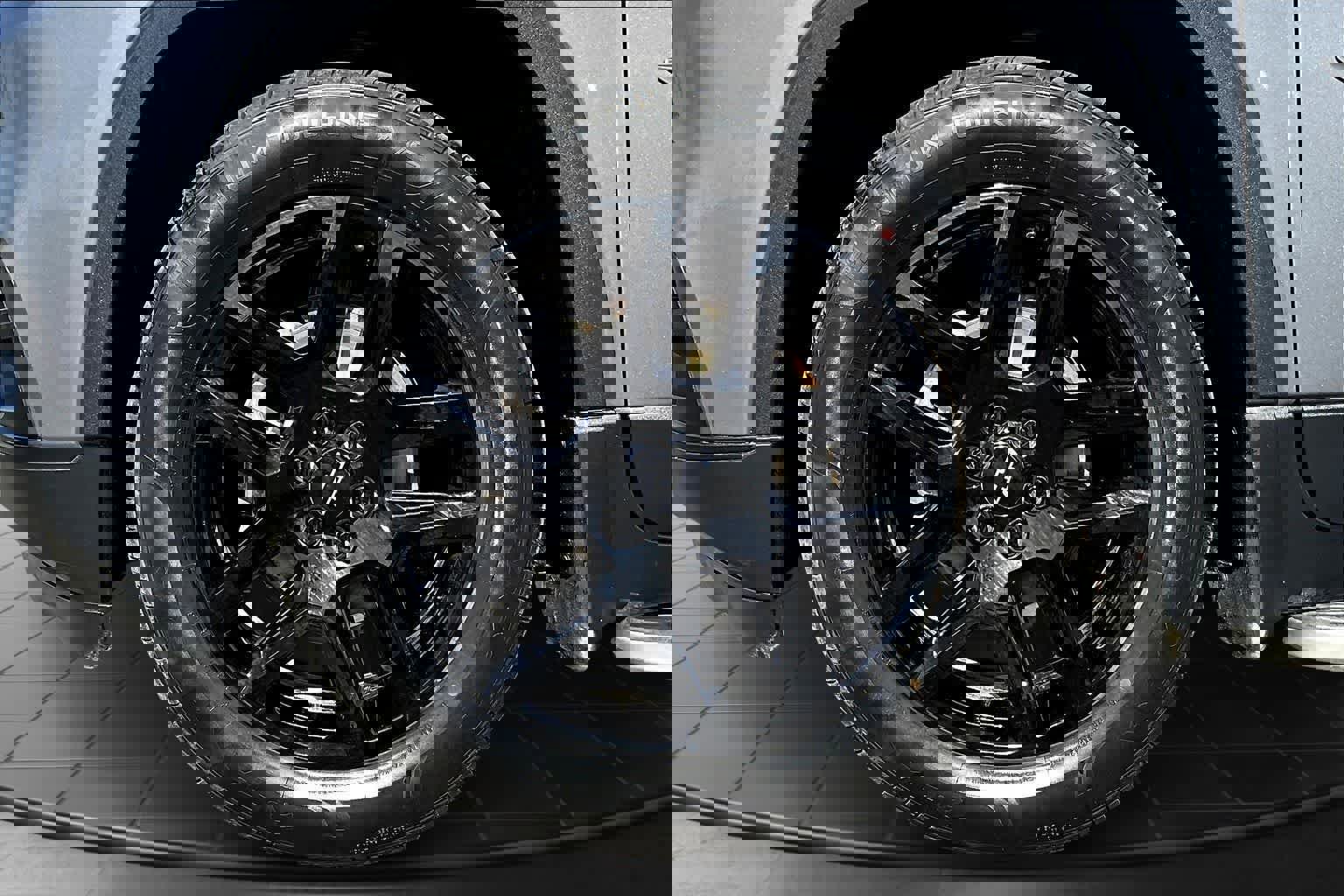 Used 2020 Chevrolet Traverse LS w/ LPO, Blackout Package AWD/4WD image 8