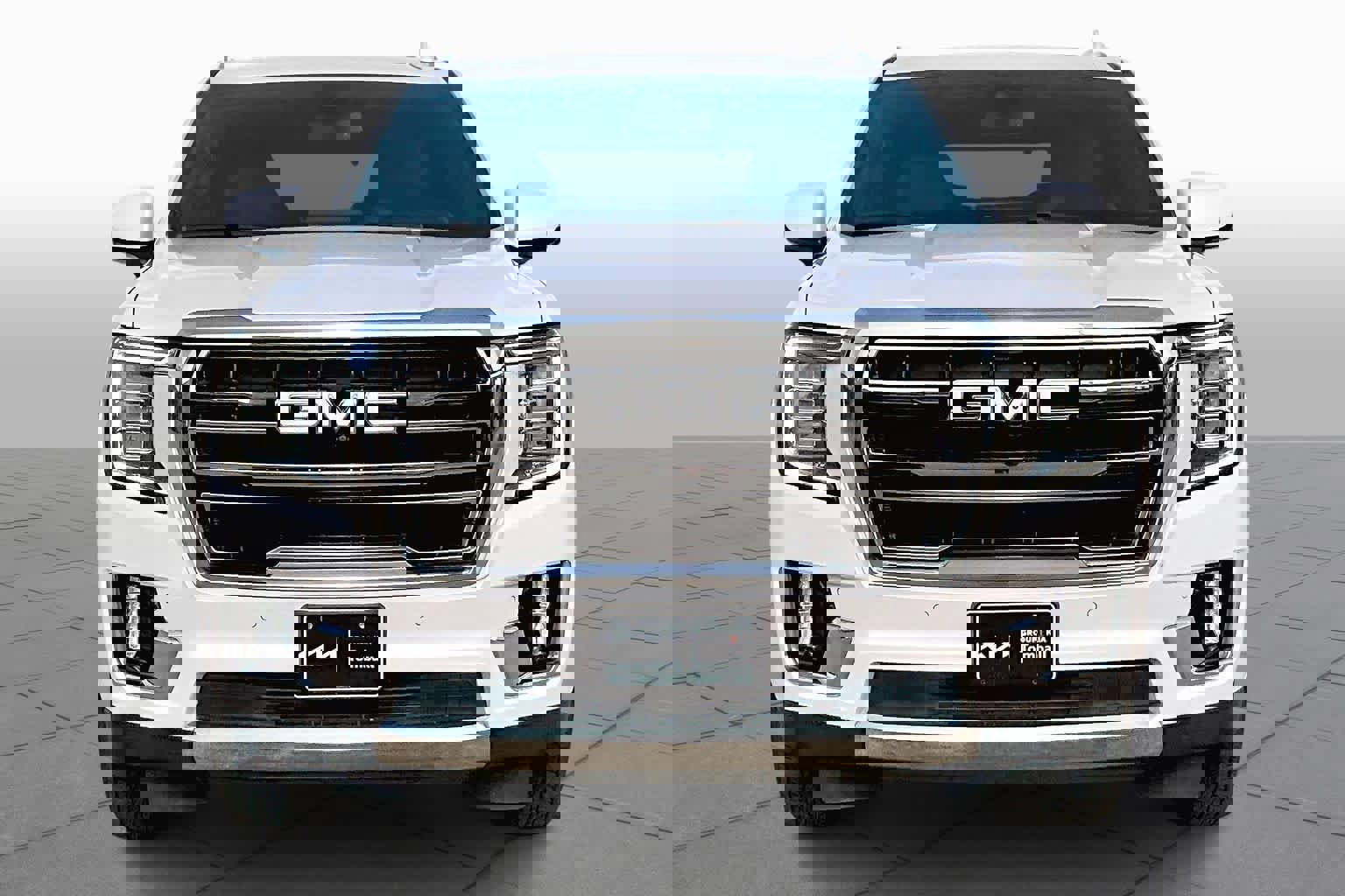 Used 2022 GMC Yukon SLT w/ SLT Premium Package image 4