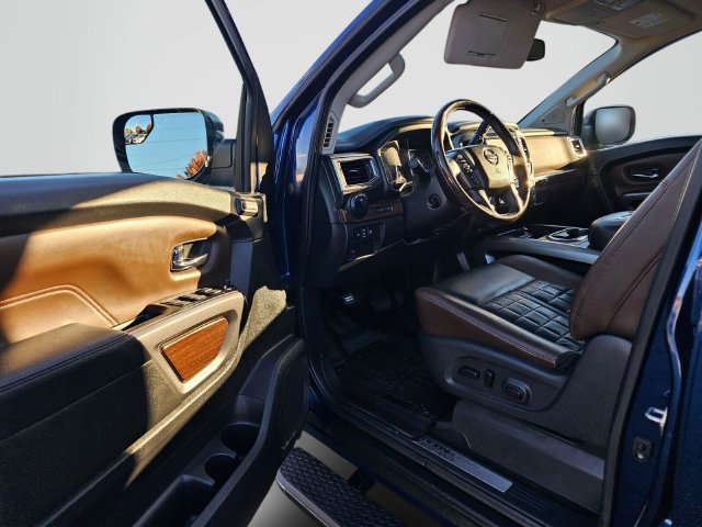 Used 2018 Nissan Titan Platinum Reserve AWD/4WD image 21