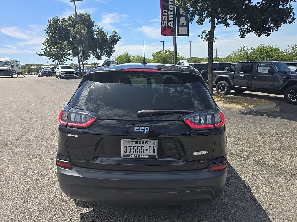 Used 2019 Jeep Cherokee Latitude w/ Popular Appearance Group FWD image 8