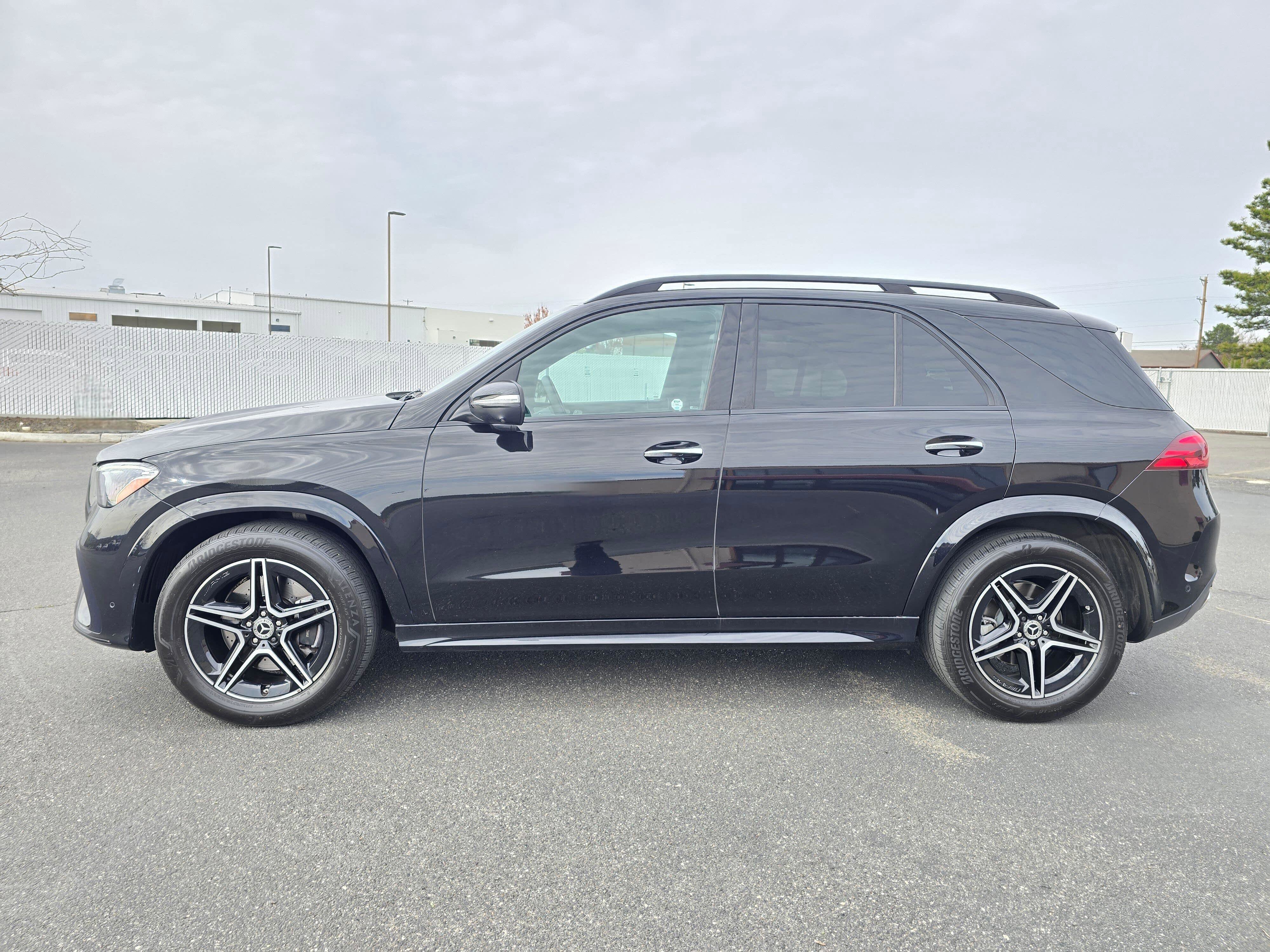 Used 2024 Mercedes-Benz GLE 350 4MATIC image 3