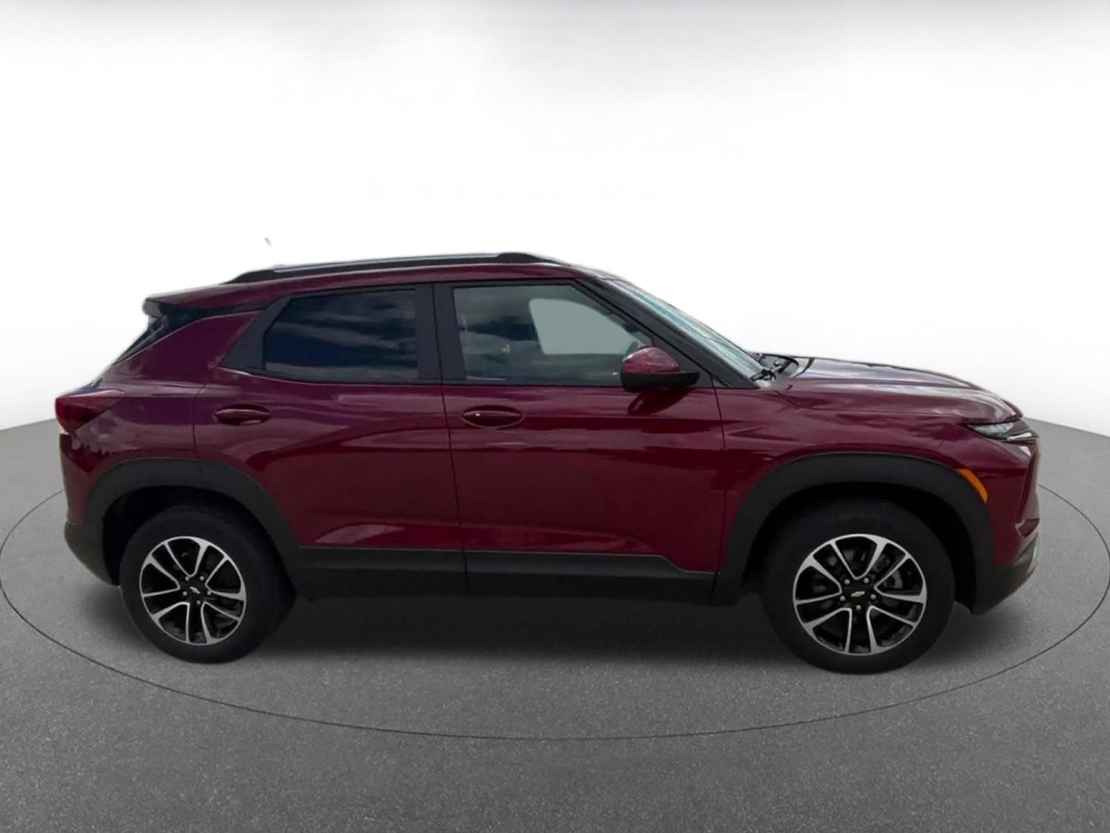 Used 2024 Chevrolet TrailBlazer LT w/ Driver Confidence Package AWD/4WD image 15
