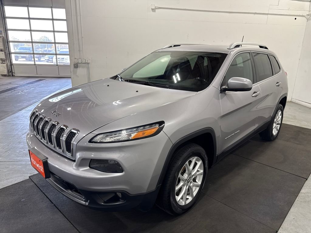 Used 2018 Jeep Cherokee Latitude Plus w/ Cold Weather Group image 4