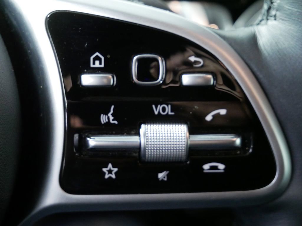 Used 2021 Mercedes-Benz GLB 250 4MATIC image 27