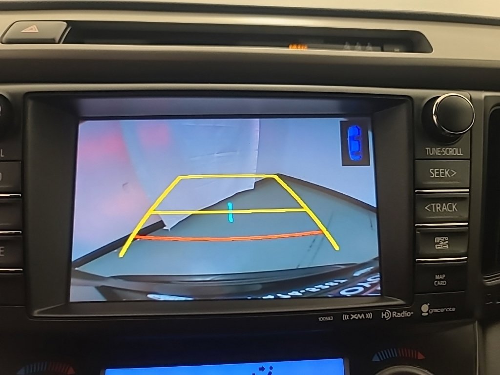Used 2018 Toyota RAV4 XLE AWD/4WD image 33