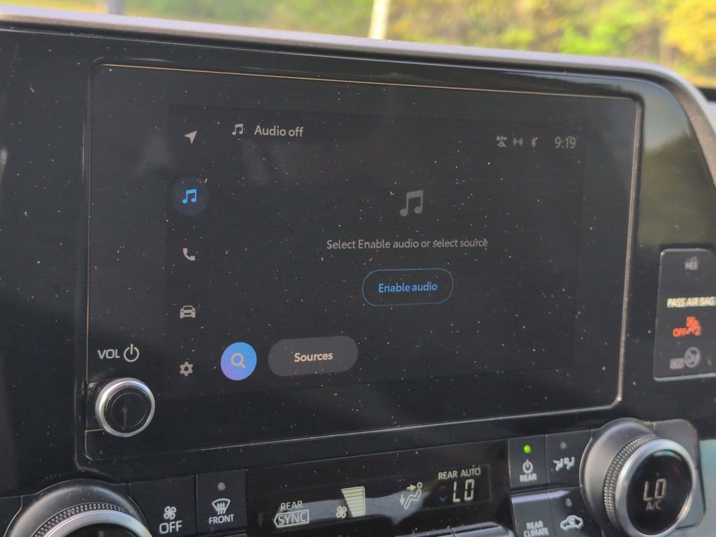 Used 2023 Toyota Highlander L image 11