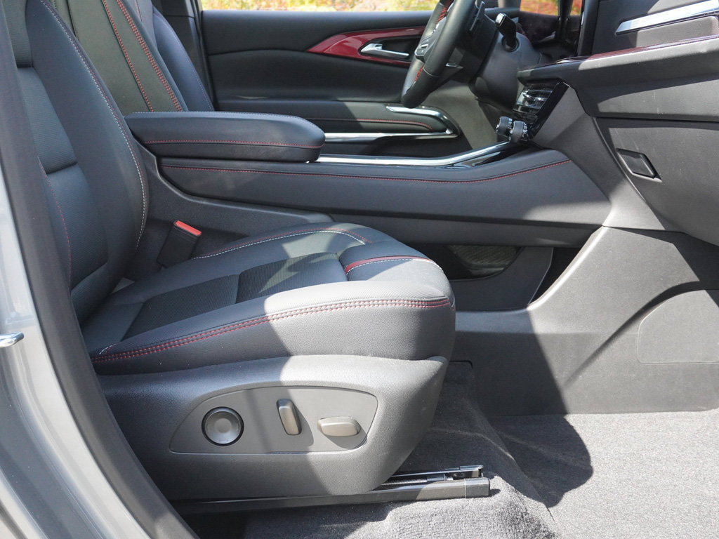 Used 2026 Chevrolet Traverse RS AWD/4WD image 31