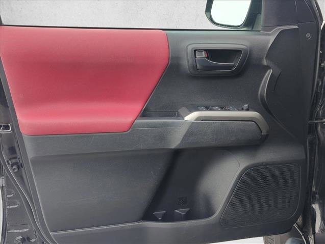 Certified 2022 Toyota Tacoma SR5 image 9