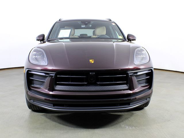 Certified 2023 Porsche Macan AWD/4WD image 10