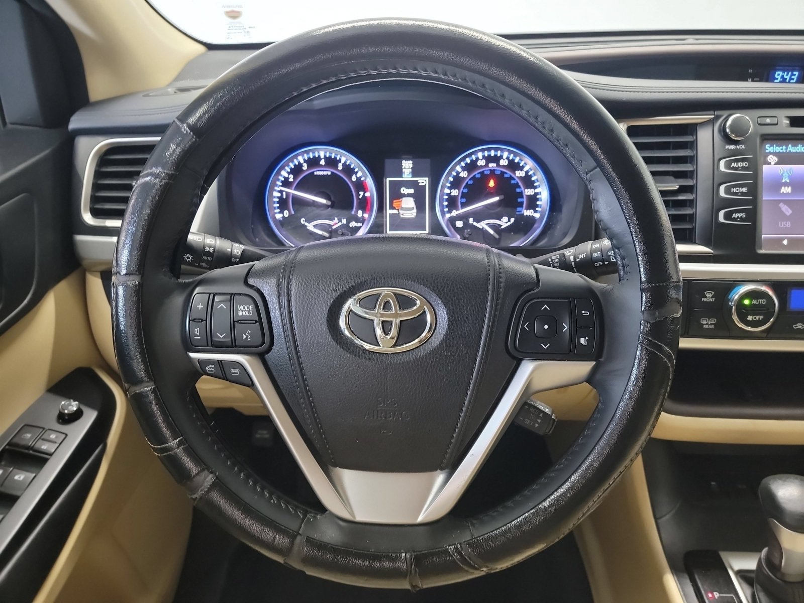 Used 2015 Toyota Highlander XLE FWD image 17