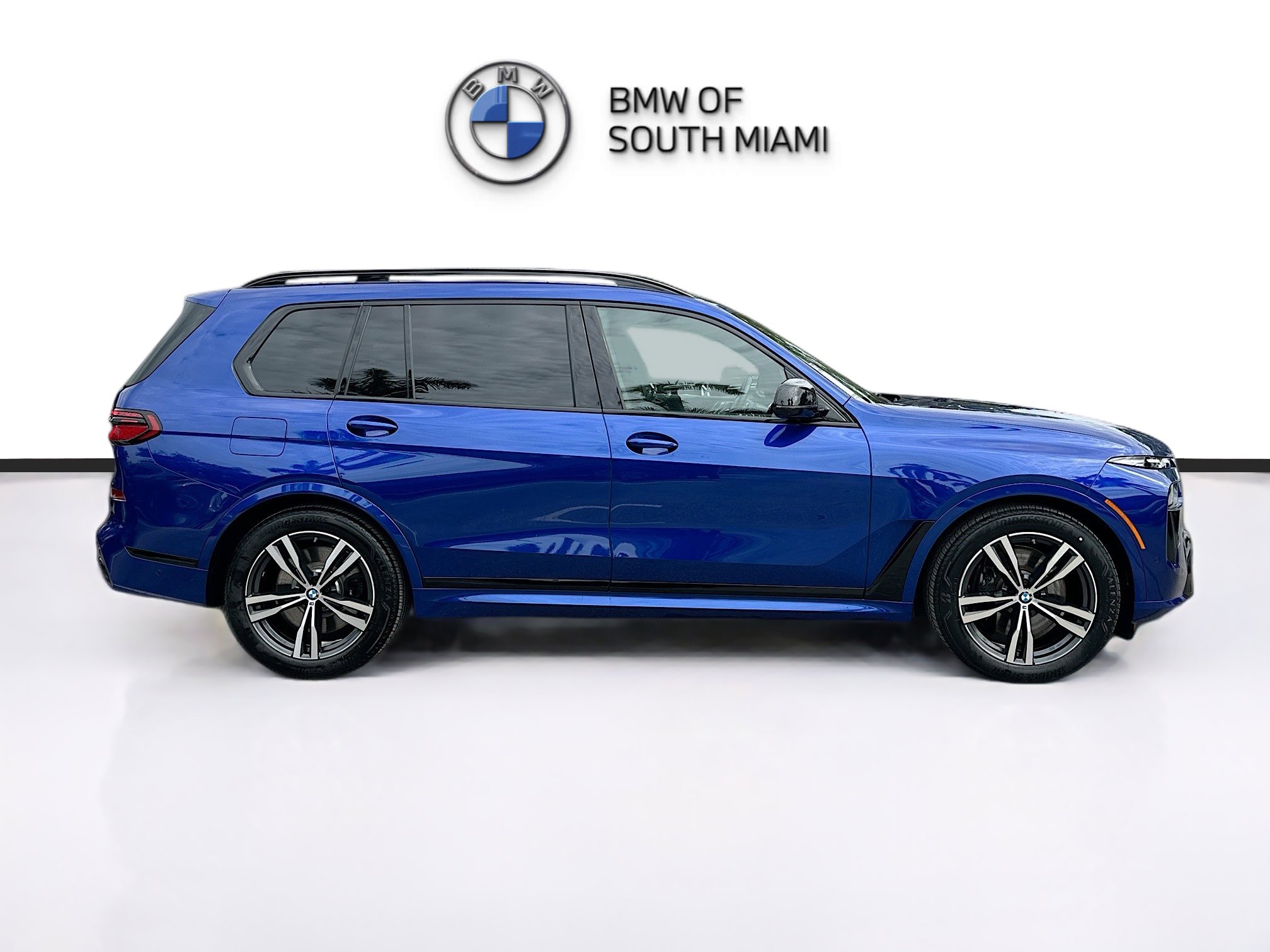 Certified 2024 BMW X7 M60i w/ M Sport Professional Package image 8