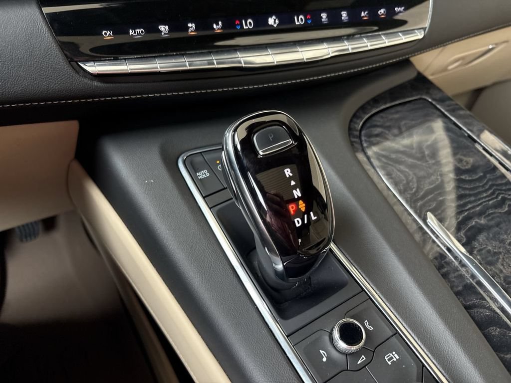 Certified 2023 Cadillac Escalade Premium Luxury w/ Performance Package AWD/4WD image 16