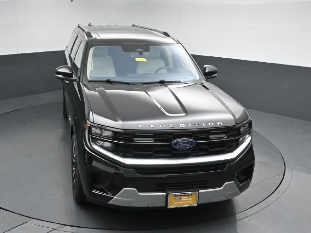 Certified 2025 Ford Expedition Max Platinum w/ Driver's Package AWD/4WD image 46